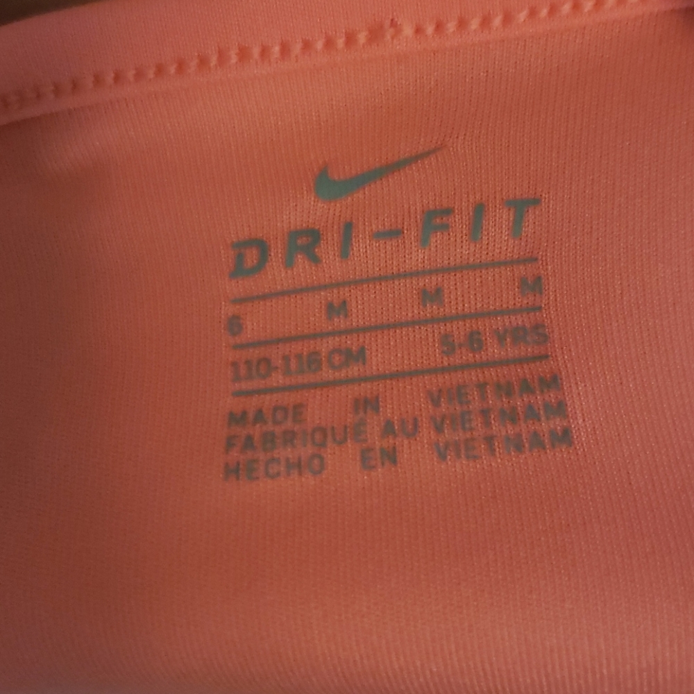 Nike top - Picture 2 of 2